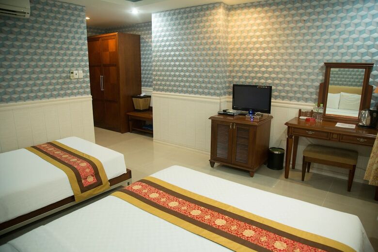 Golden Plus Hotel