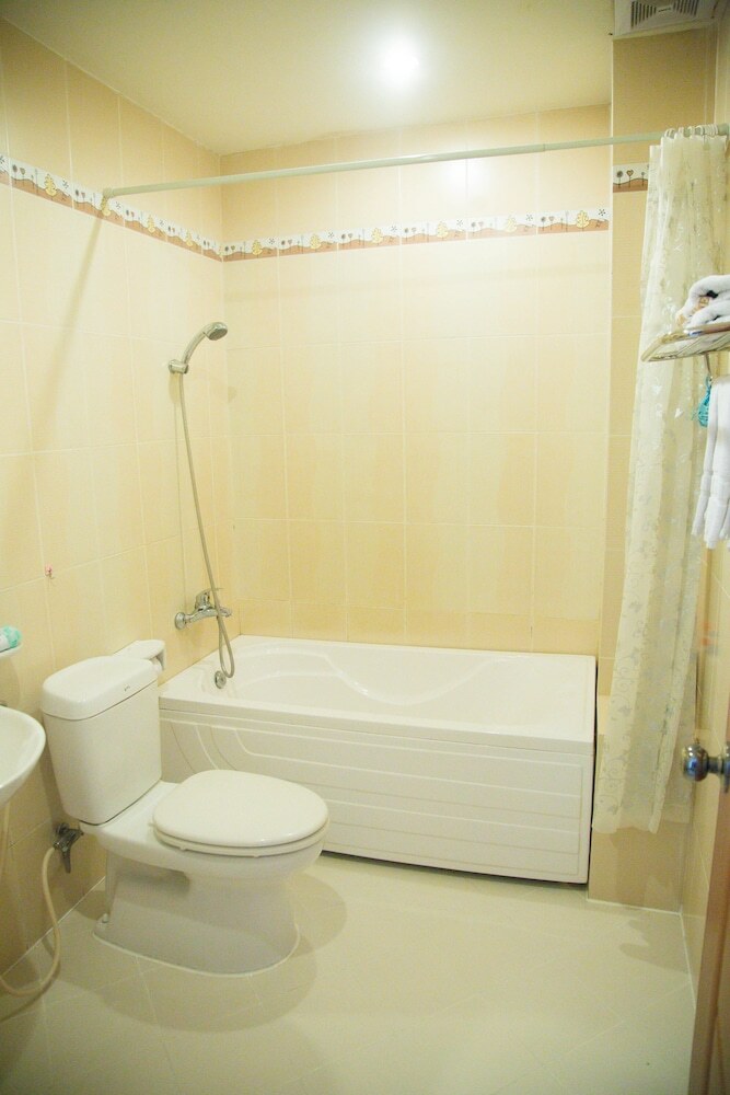 Golden Plus Hotel