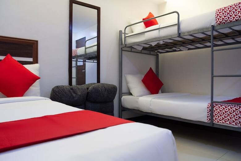 Oyo 165 Circle-b Apartelle & Suites
