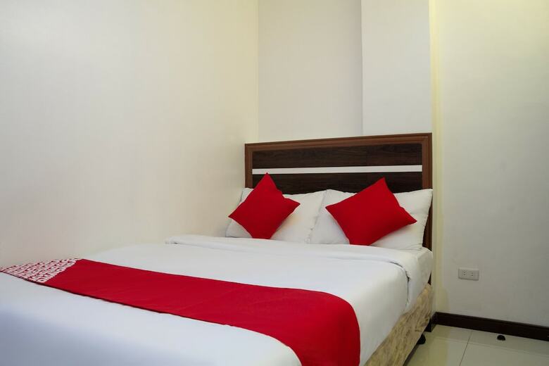 Oyo 165 Circle-b Apartelle & Suites