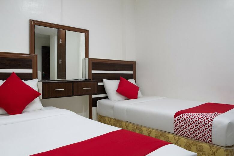 Oyo 165 Circle-b Apartelle & Suites