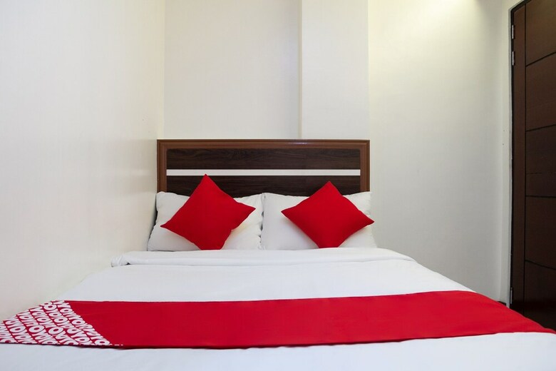 Oyo 165 Circle-b Apartelle & Suites