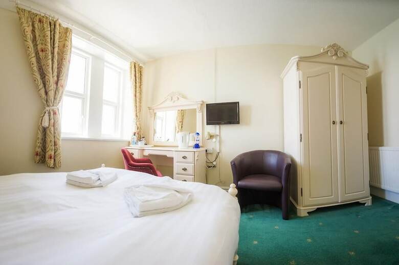 Queensbridge Hotel