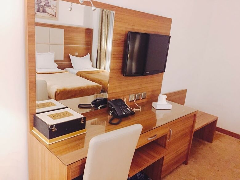 Hotel Golden Tulip Al Mektan