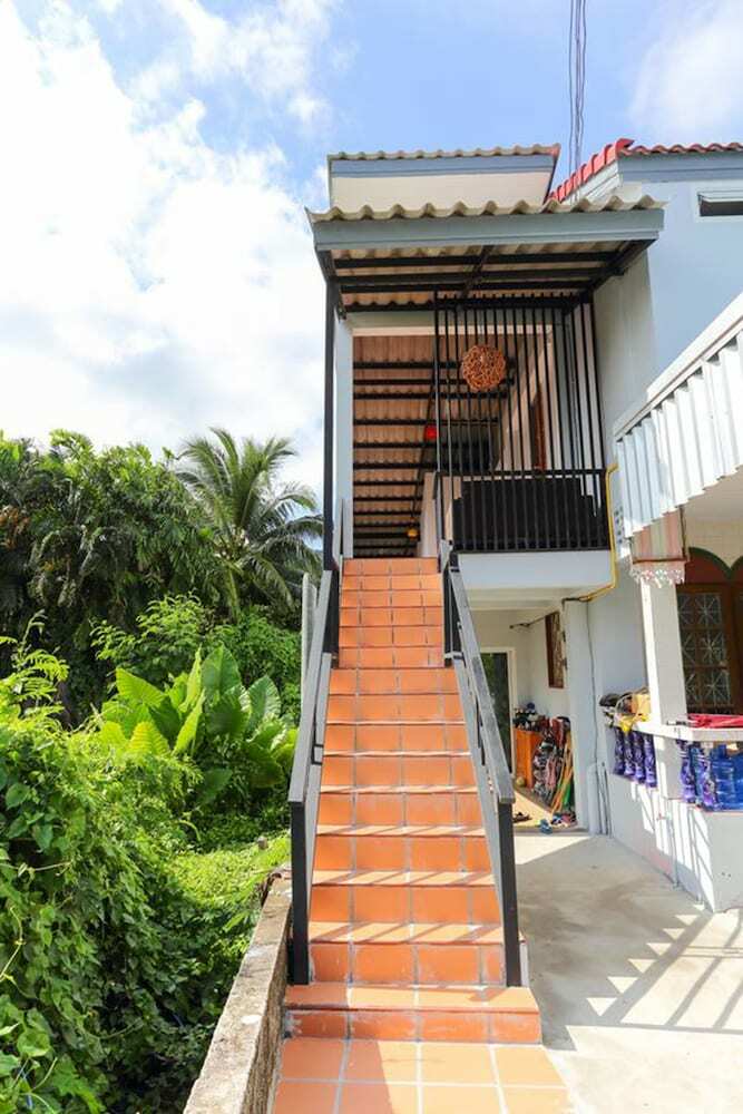 Hotel Bangtao Guest House
