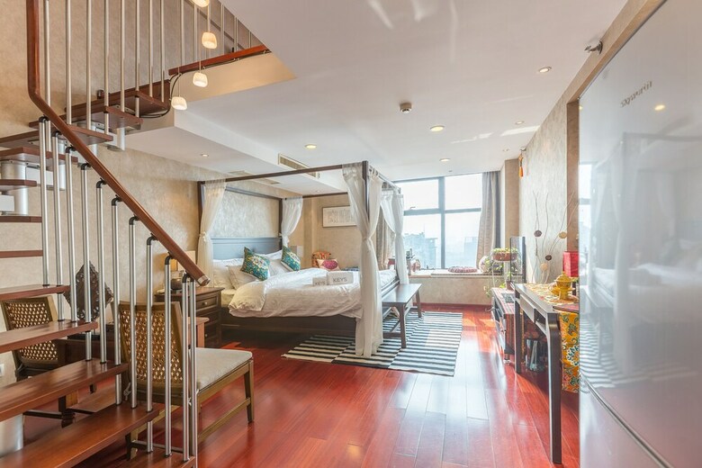 Summer Flower Apartment