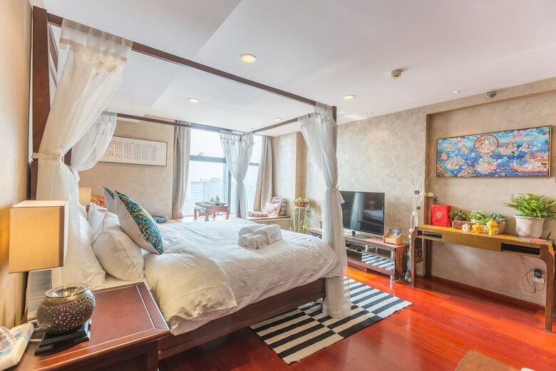 Summer Flower Apartment