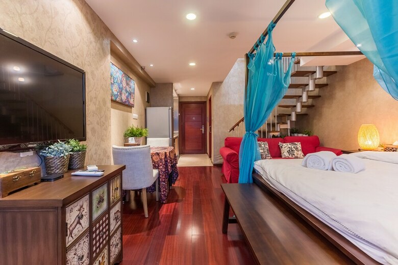 Summer Flower Apartment