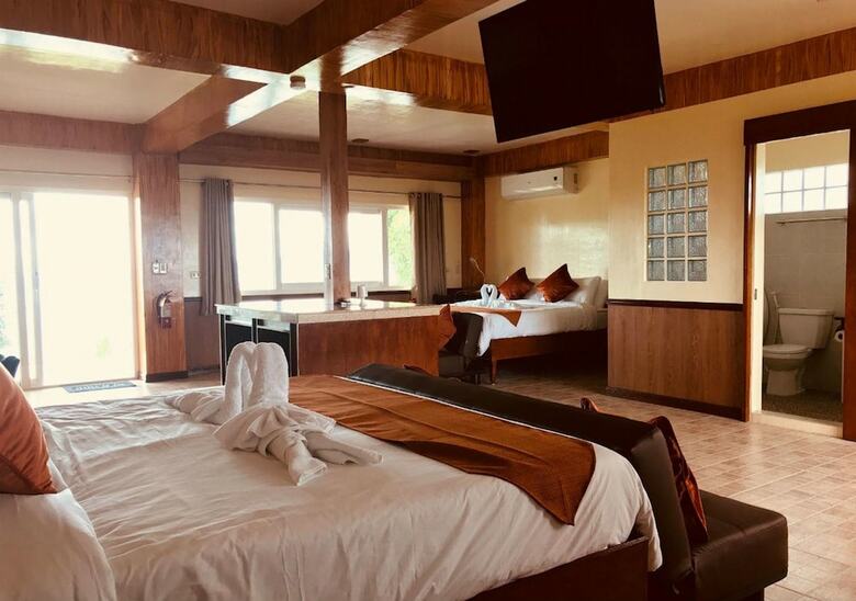 Villa Monkey Beach Dive Resort