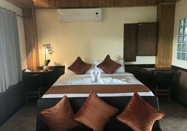 Villa Monkey Beach Dive Resort