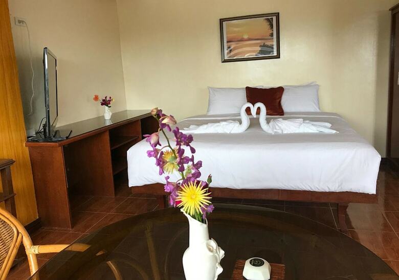 Villa Monkey Beach Dive Resort