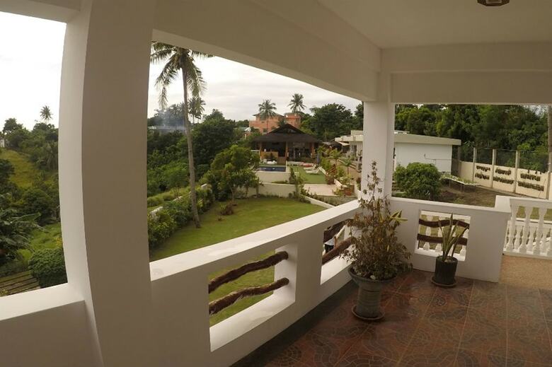 Villa Monkey Beach Dive Resort
