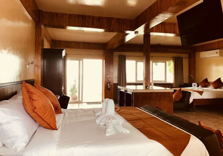 Villa Monkey Beach Dive Resort