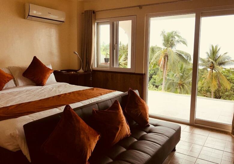 Villa Monkey Beach Dive Resort