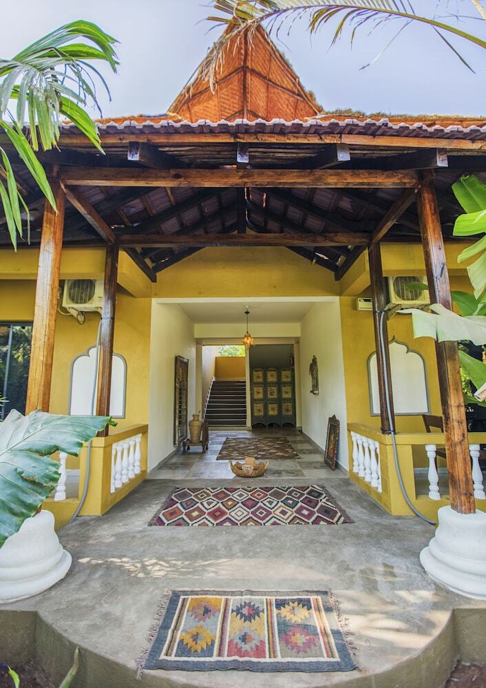 Hotel Devarya Wellness Beach Resort