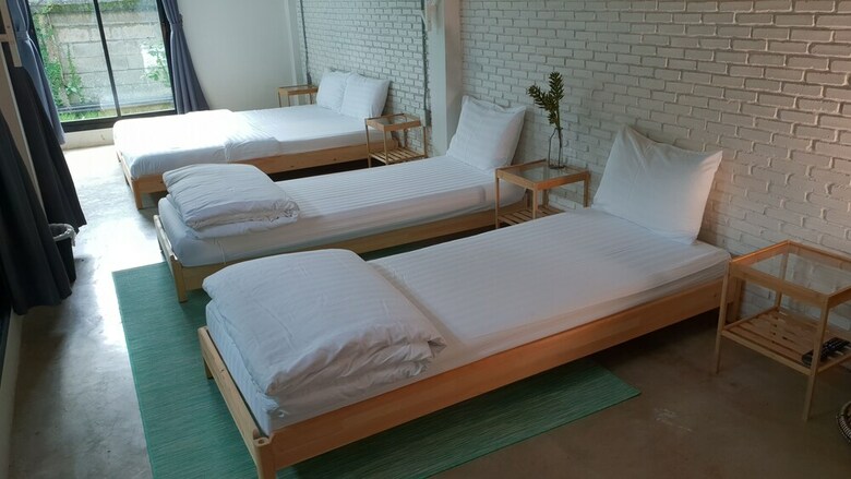 Hostal Baan Mai Kradan Hostel Chiang Rai