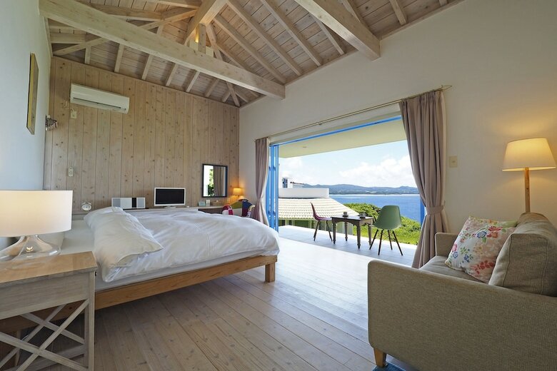 Hotel & Hana Stay