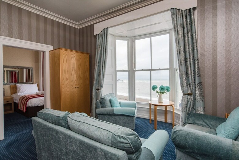 Gwesty'r Marine Hotel & Spa