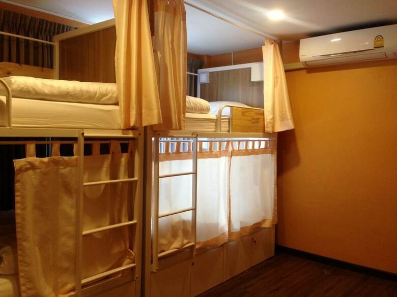 Hostal Click Hostel
