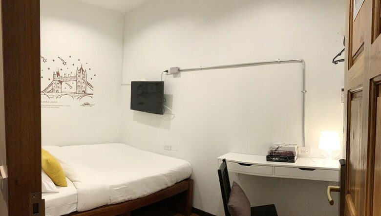 Hostal Click Hostel