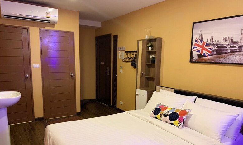 Hostal Click Hostel