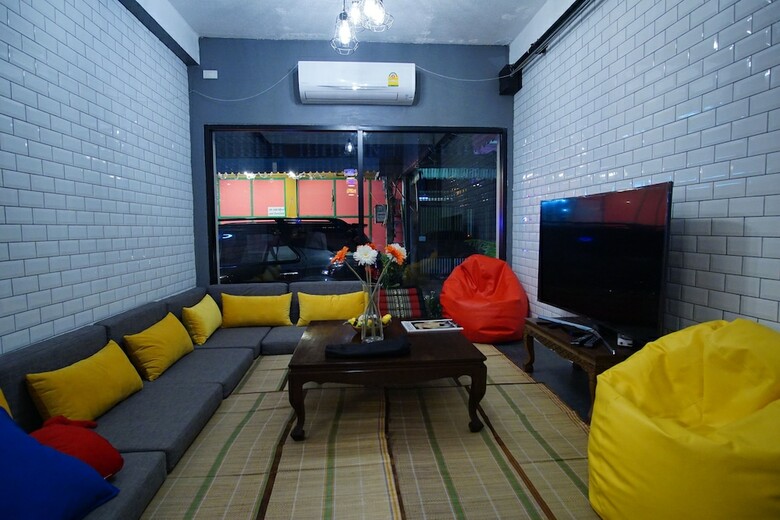 Hostal Click Hostel