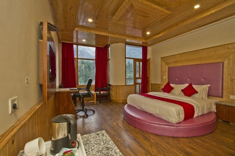 Hotel Sarthak Regency
