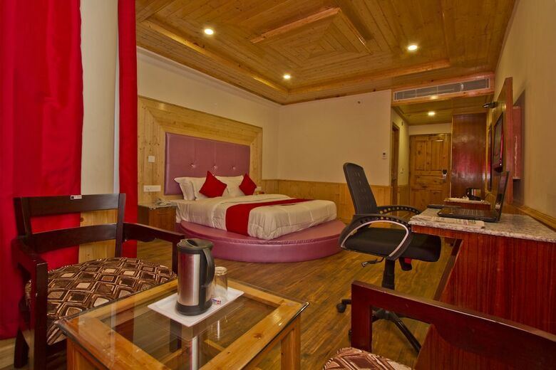 Hotel Sarthak Regency