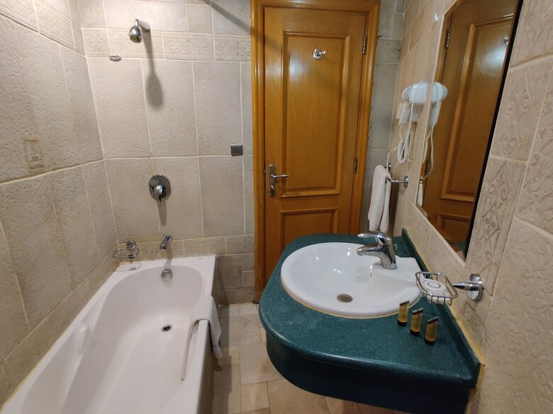Al Madina Kareem Hotel