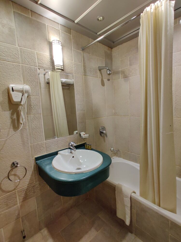 Al Madina Kareem Hotel