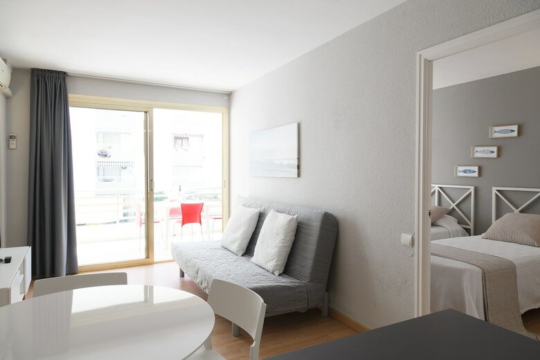 Uhc Novelty Apartments