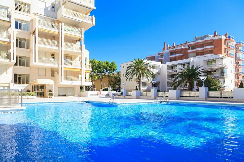 Uhc Novelty Apartments