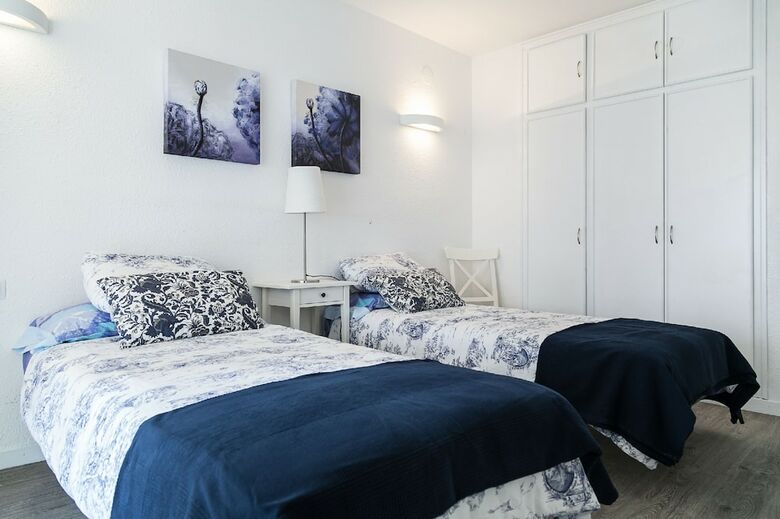 Uhc Novelty Apartments