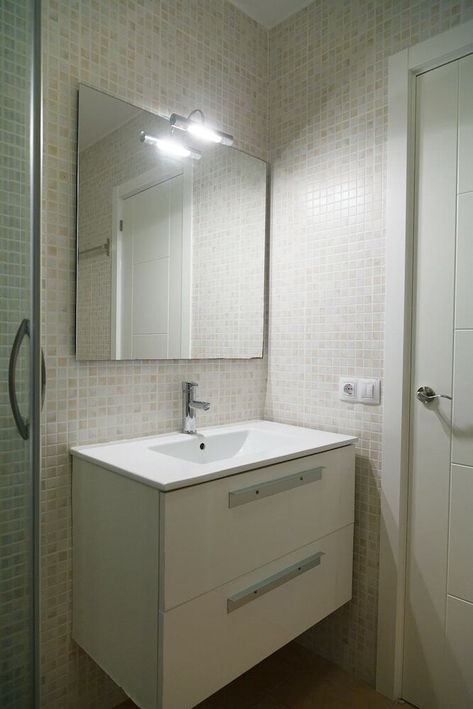 Uhc Novelty Apartments