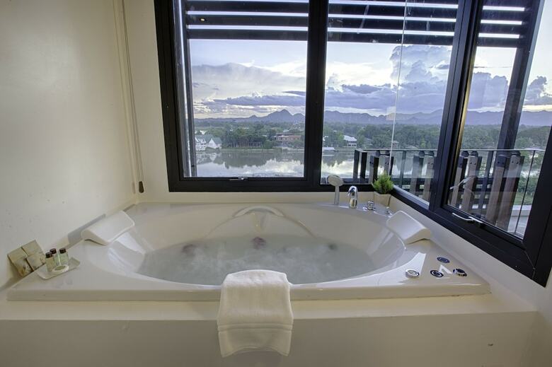 Natee The Riverfront Hotel Kanchanaburi