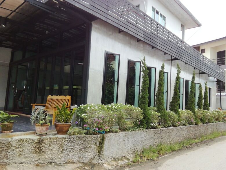 Hotel Kasarin Court