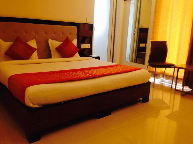 Hotel Sai Village Cyber Park