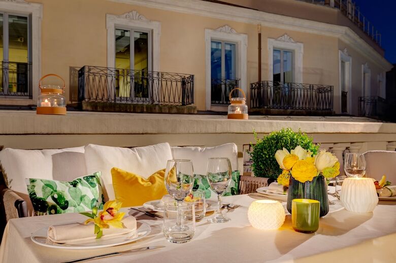 Singer Palace Hotel