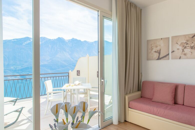 Village Hotel Lucia