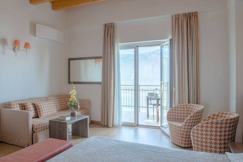 Village Hotel Lucia
