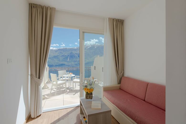 Village Hotel Lucia