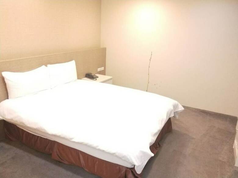 Shun-yi Hotel
