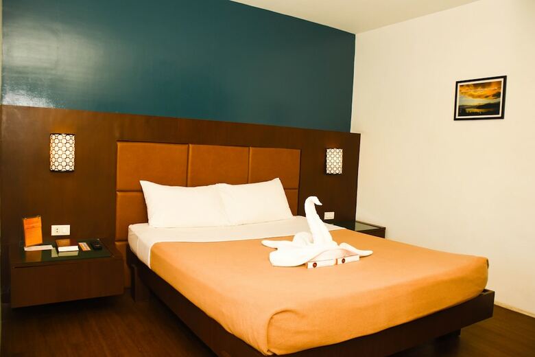Tacloban Plaza Hotel