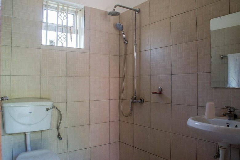 Hotel Kabalega Resort