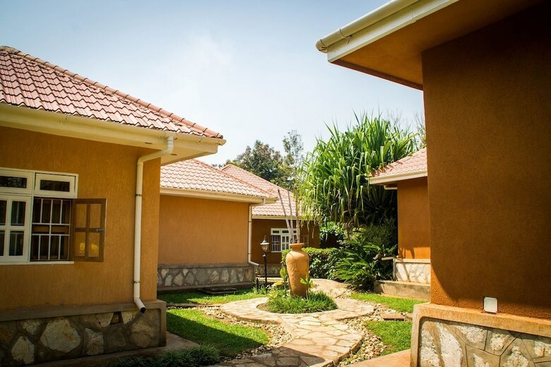 Hotel Kabalega Resort