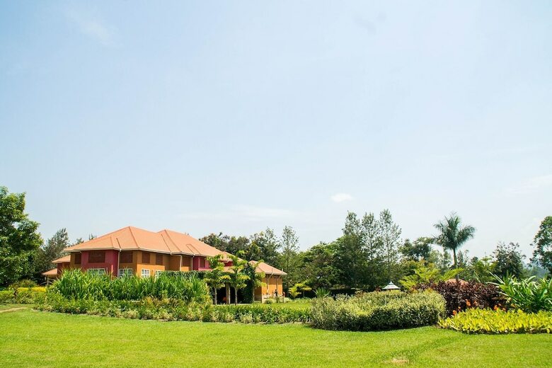 Hotel Kabalega Resort