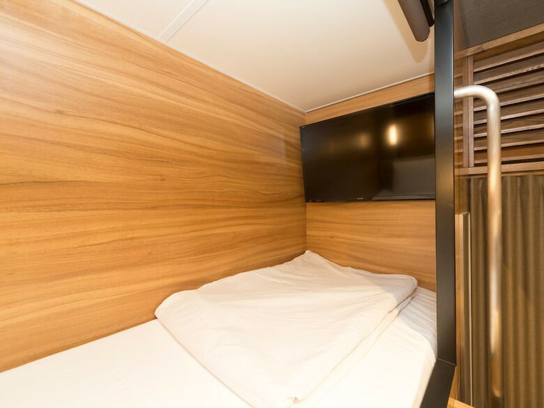 Hotel Global Cabin Tokyo Suidobashi
