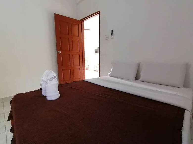 Hotel Api-api Guest House