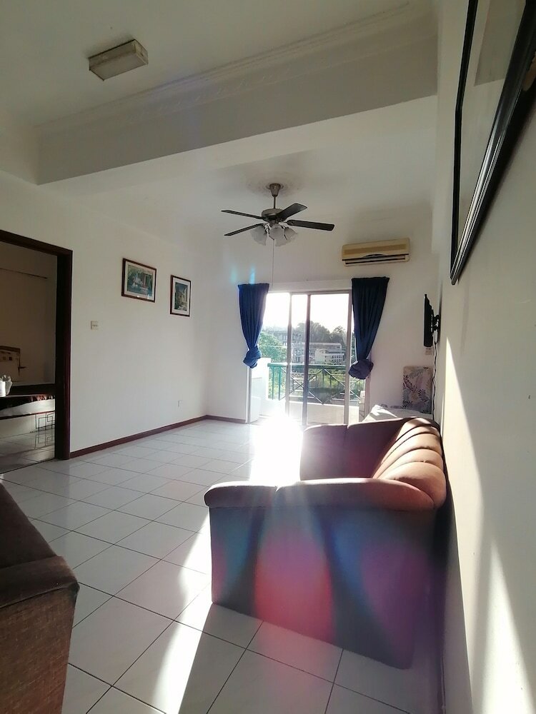 Hotel Api-api Guest House