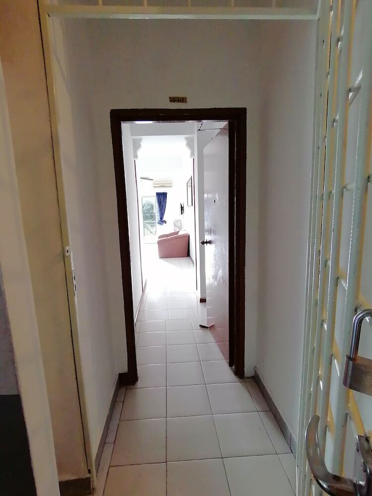 Hotel Api-api Guest House
